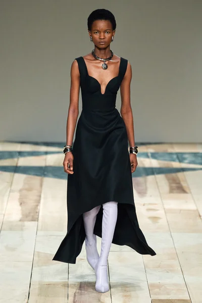 Look 4